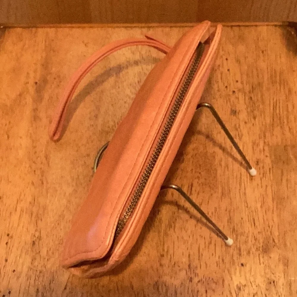 HOBO Fine Large Leather Wallet - Picture 2 of 9